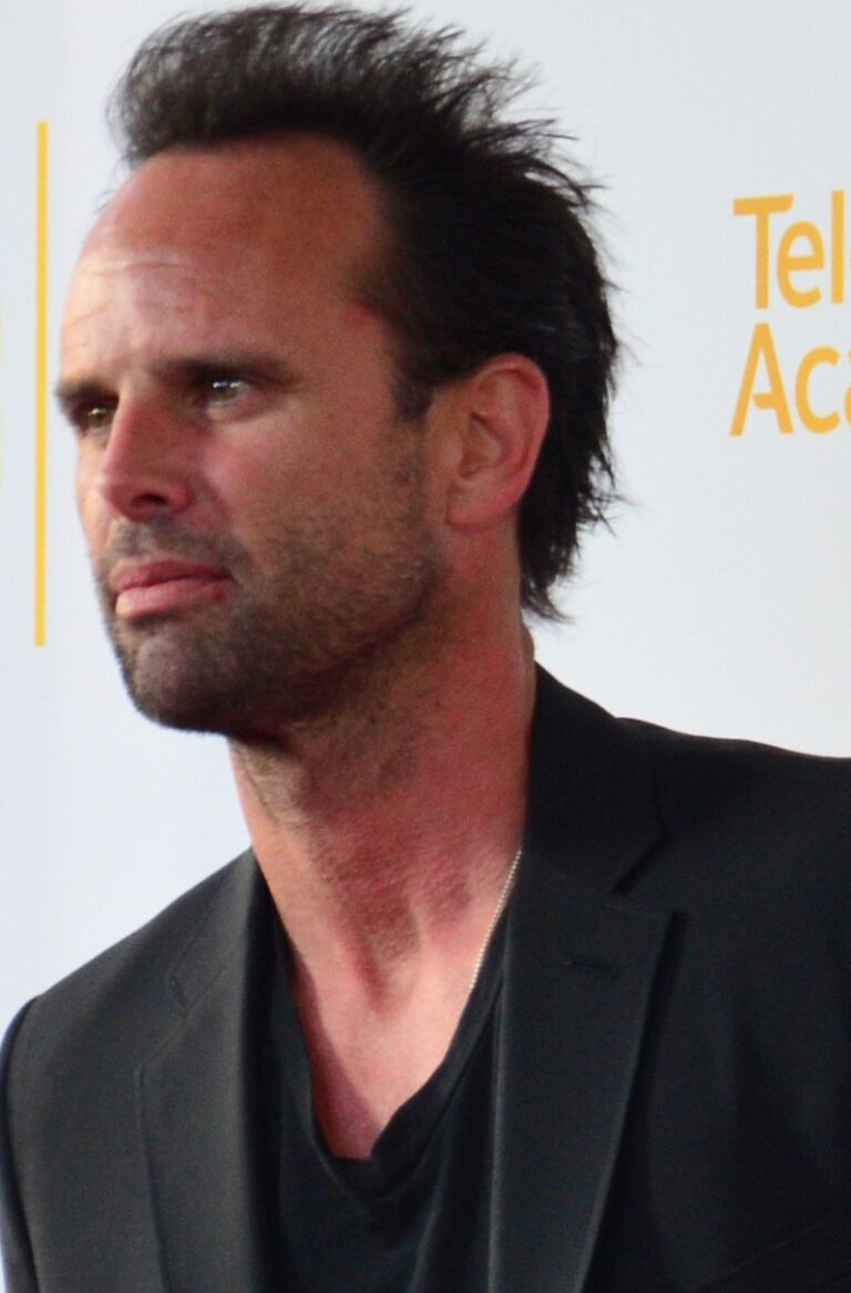 Walton Goggins Net Worth 2021: Age, Height, Weight, Wife, Kids, Bio-Wiki
