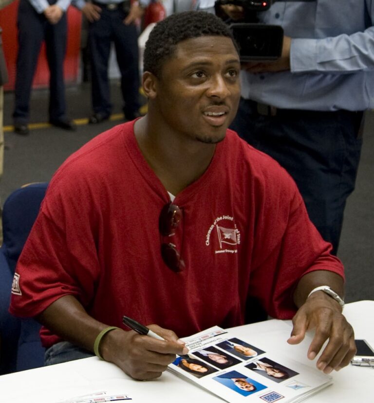 Warrick Dunn Net Worth 2021: Age, Height, Weight, Girlfriend, Dating, Bio-Wiki — via Wikimedia Commons