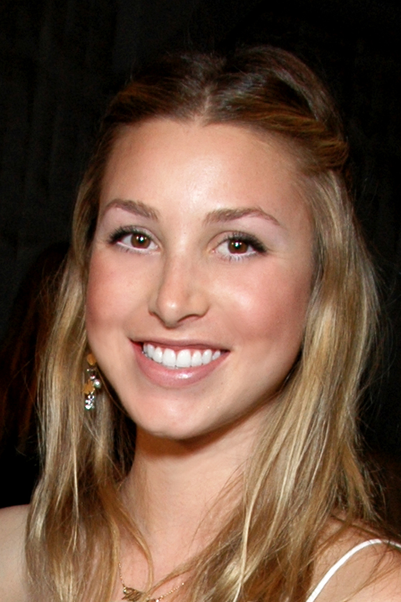 Whitney Port Net Worth 2021: Age, Height, Weight, Husband, Kids, Bio-Wiki