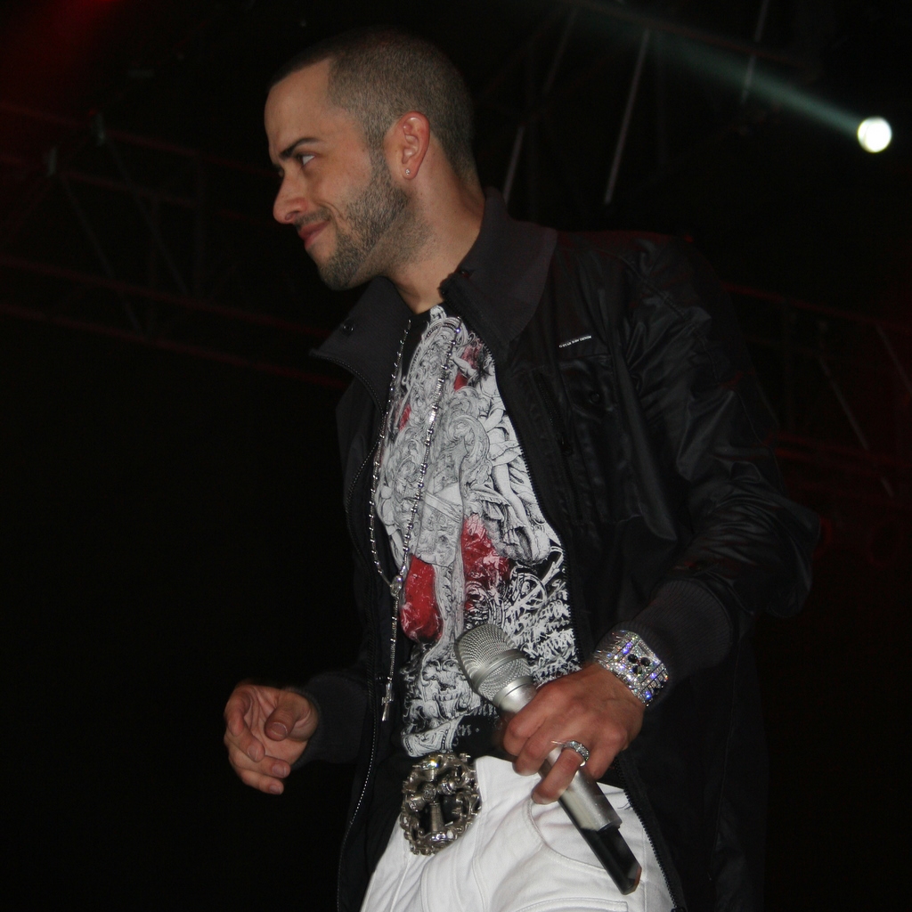 Yandel Net Worth 2021: Age, Height, Weight, Wife, Kids, Bio-Wiki — via Wikimedia Commons