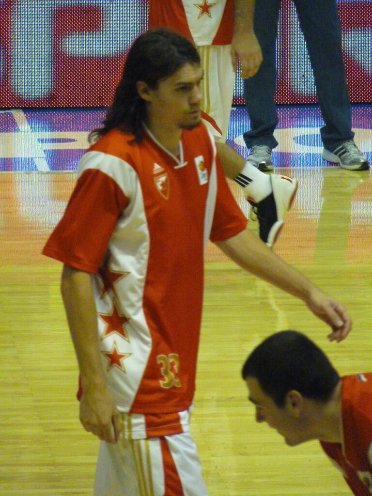Adam Morrison Net Worth 2021: Age, Height, Weight, Girlfriend, Dating, Bio-Wiki — via Wikimedia Commons