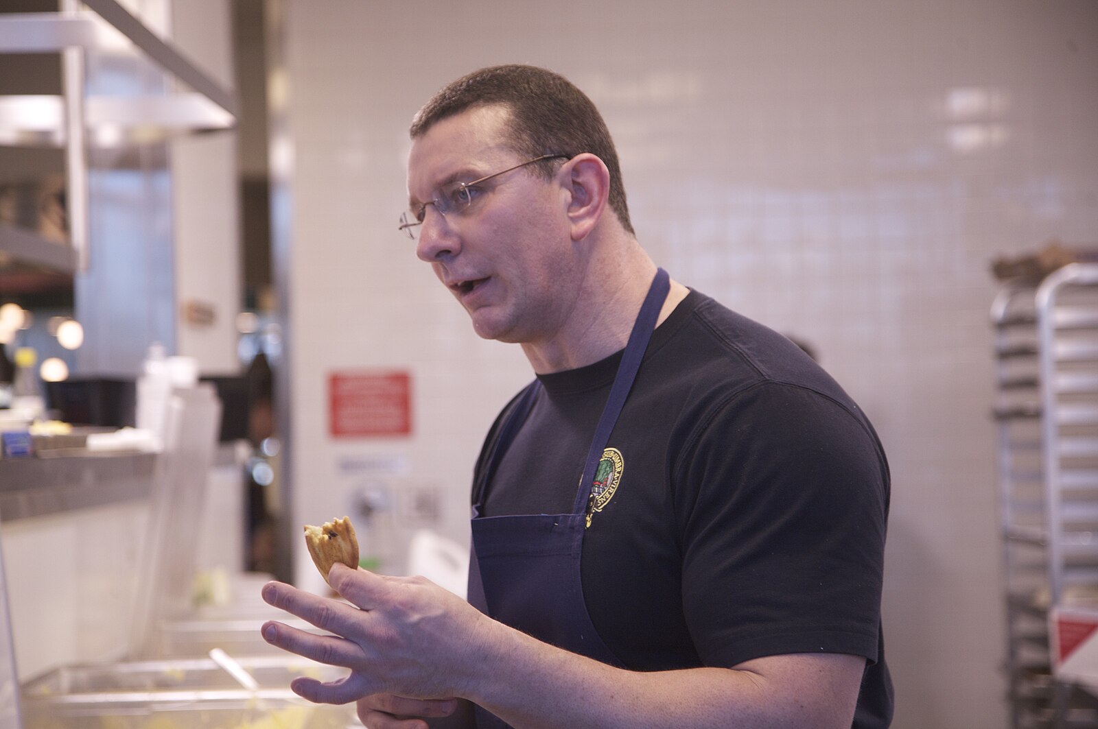 Robert Irvine Net Worth 2021: Age, Height, Weight, Wife, Kids, Bio-Wiki