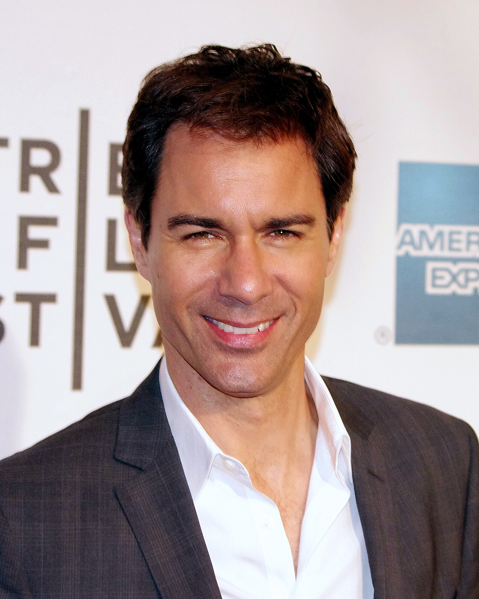 Eric Mccormack Net Worth 2021: Age, Height, Weight, Wife, Kids, Bio-Wiki | Wealthy Persons — via Wikimedia Commons