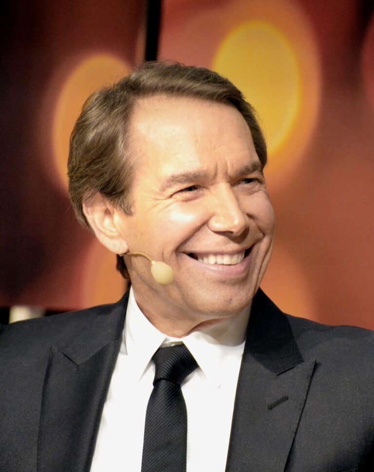 Jeff Koons Net Worth 2021: Age, Height, Weight, Wife, Kids, Bio-Wiki | Wealthy Persons — via Wikimedia Commons