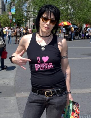 Joan Jett Net Worth 2021: Age, Height, Weight, Boyfriend, Dating, Bio-Wiki