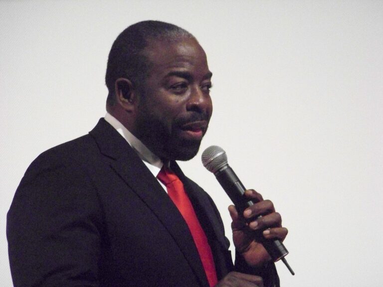 Les Brown Net Worth 2021: Age, Height, Weight, Wife, Kids, Bio-Wiki