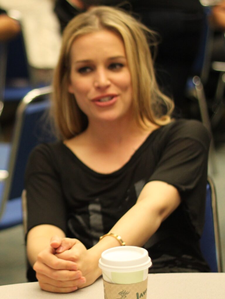 Piper Perabo Net Worth 2021: Age, Height, Weight, Husband, Kids, Bio-Wiki