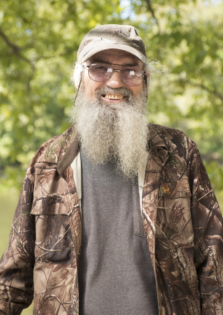 Si Robertson Net Worth 2021: Age, Height, Weight, Wife, Kids, Bio-Wiki