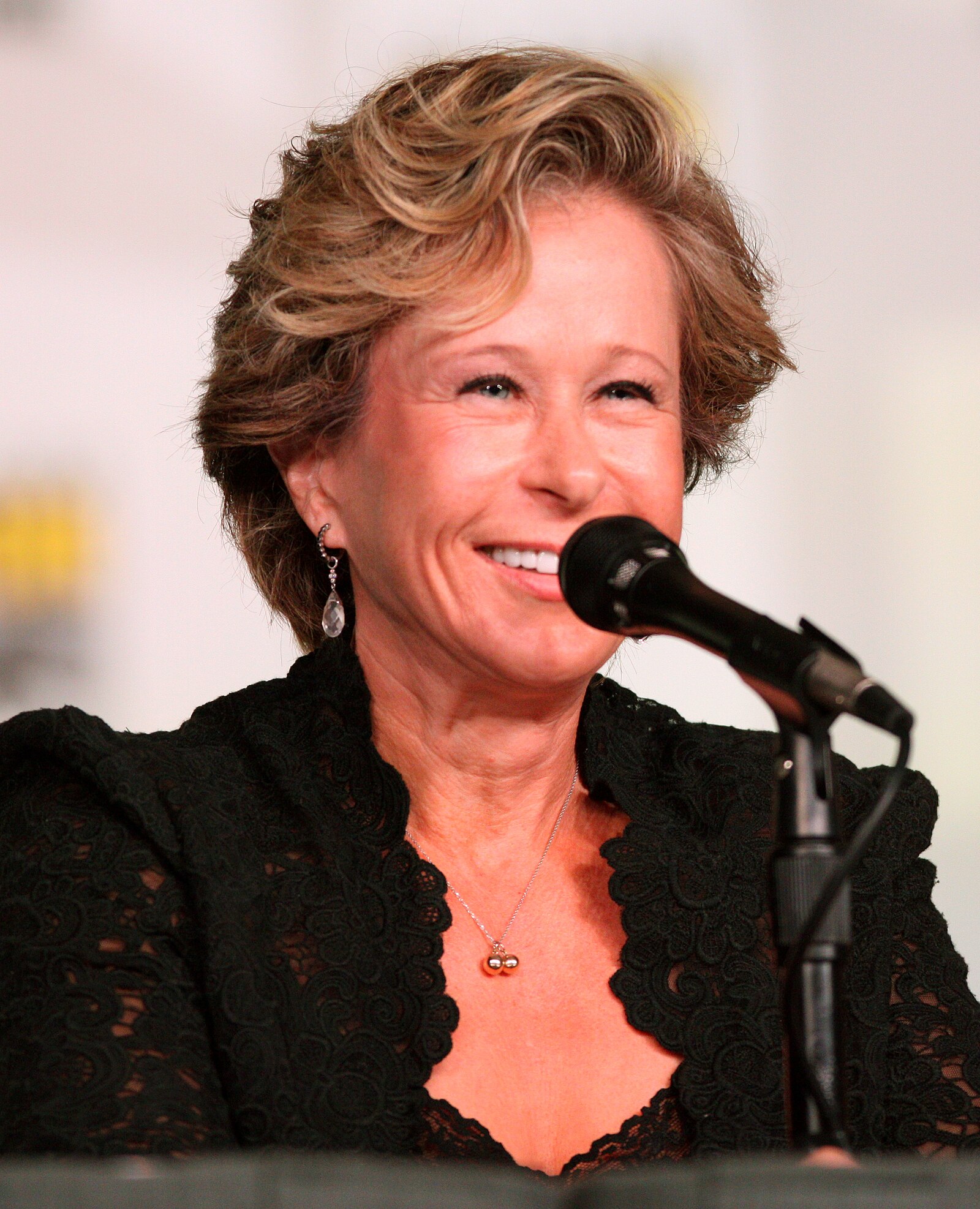 Yeardley Smith Net Worth 2021: Age, Height, Weight, Husband, Kids, Bio-Wiki