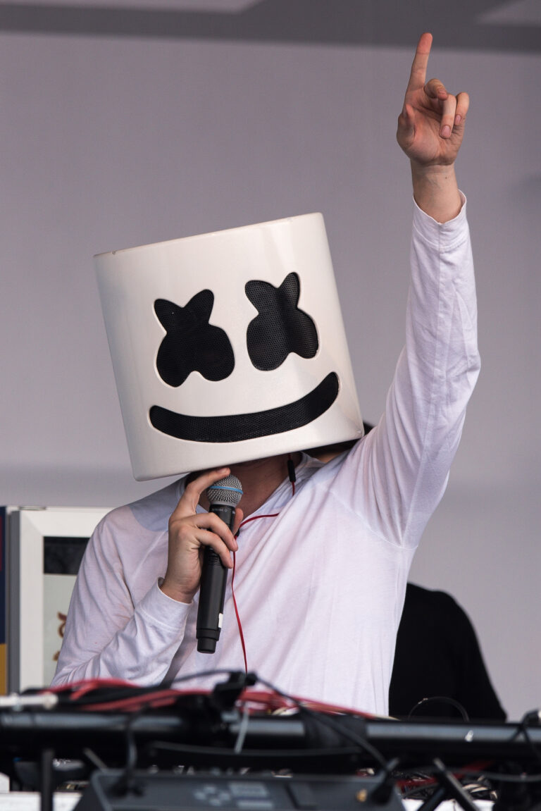 Marshmello Net Worth 2021: Age, Height, Weight, Girlfriend, Dating, Bio-Wiki — via Wikimedia Commons