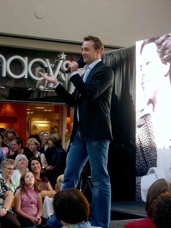 Clinton Kelly Net Worth 2021: Age, Height, Weight, Wife, Kids, Bio-Wiki