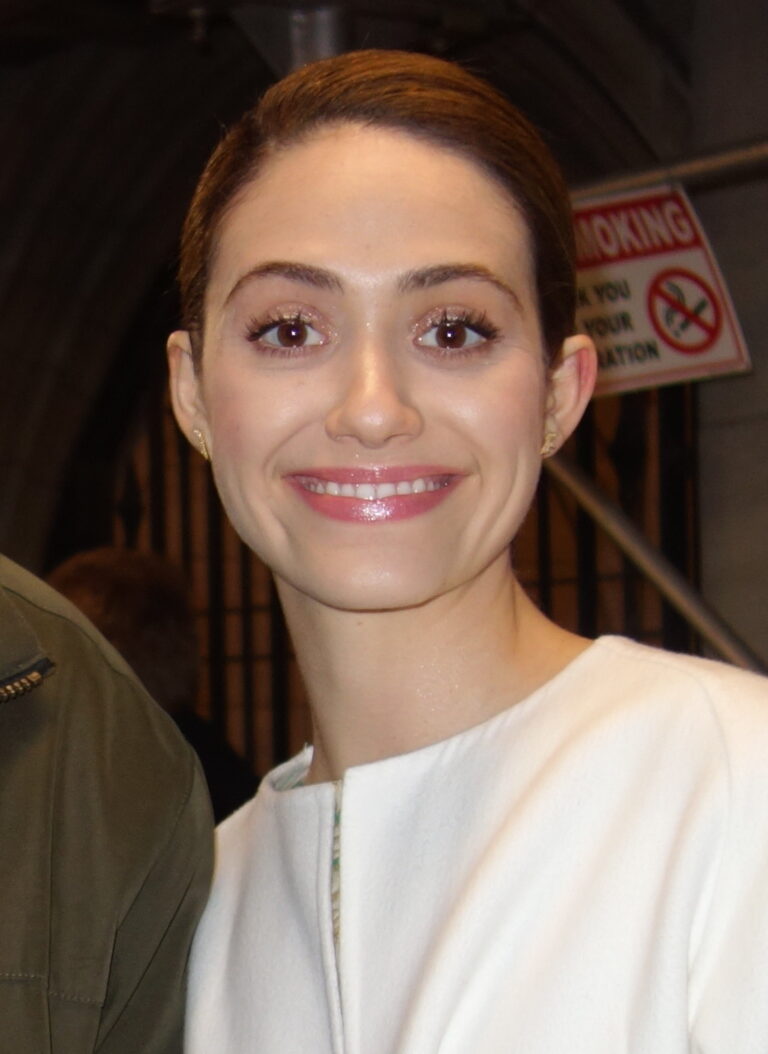 Emmy Rossum Net Worth 2021: Age, Height, Weight, Husband, Kids, Bio-Wiki