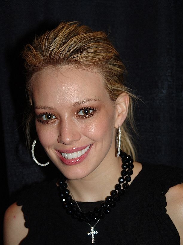 Hilary Duff Net Worth 2021: Age, Height, Weight, Husband, Kids, Bio-Wiki