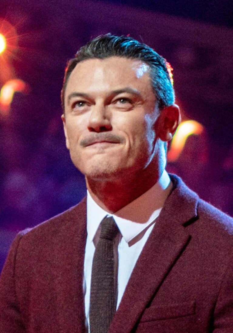 Luke Evans Net Worth 2021: Age, Height, Weight, Girlfriend, Dating, Bio-Wiki