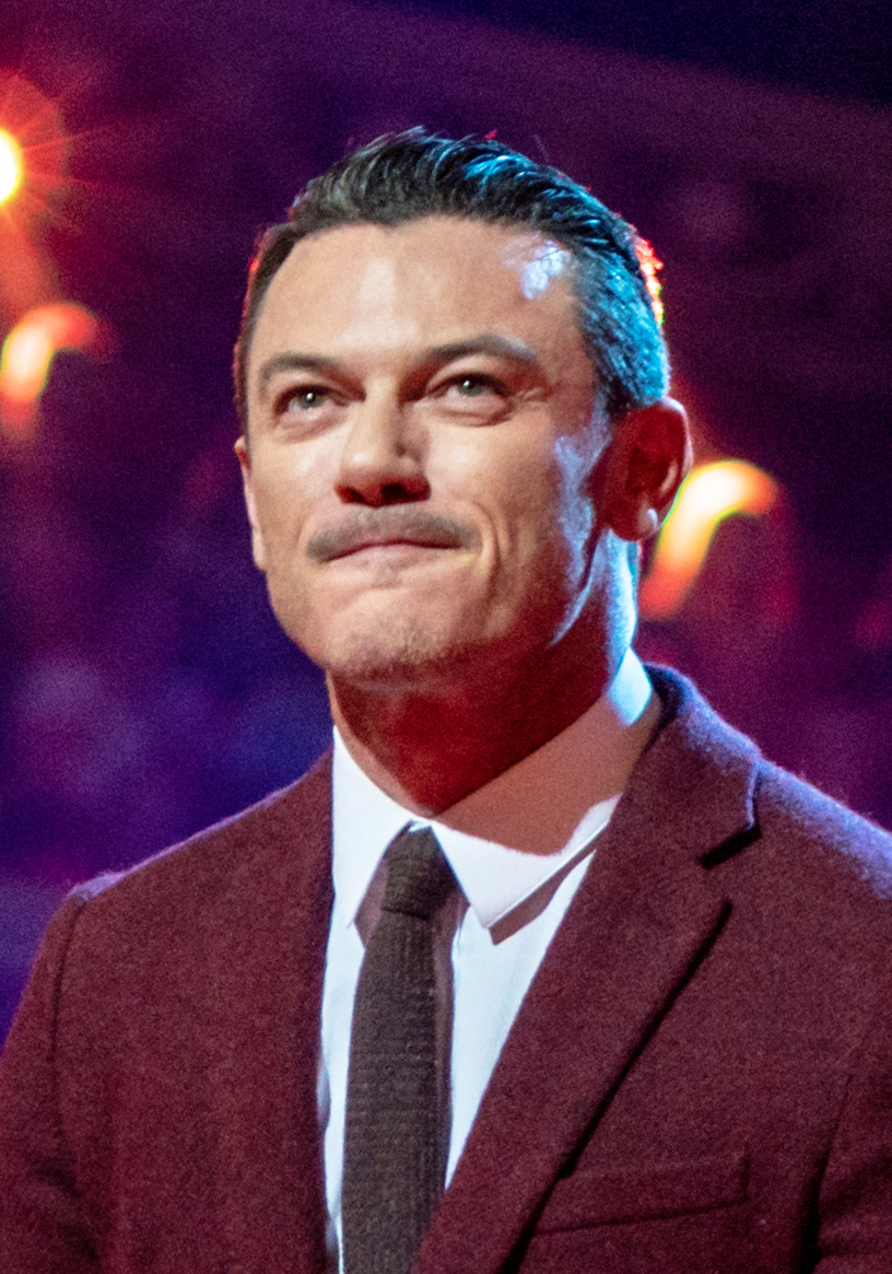 Luke Evans Net Worth 2021: Age, Height, Weight, Girlfriend, Dating, Bio-Wiki