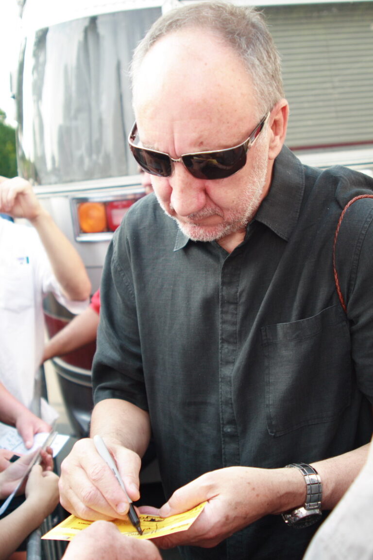 Pete Townshend Net Worth 2021: Age, Height, Weight, Wife, Kids, Bio-Wiki | Wealthy Persons — via Wikimedia Commons