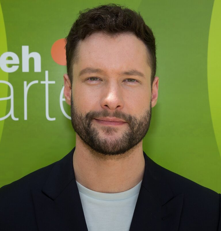 Calum Scott Net Worth 2021: Age, Height, Weight, Girlfriend, Dating,Bio-Wiki | Wealthy Persons — via Wikimedia Commons