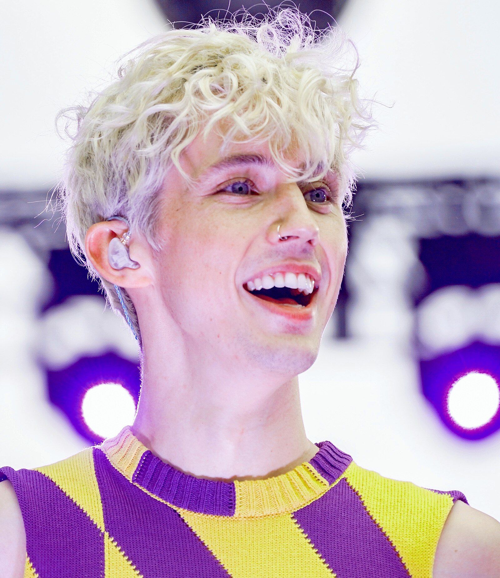 Troye Sivan Net Worth 2021: Age, Height, Weight, Girlfriend, Dating, Bio-Wiki | Wealthy Persons