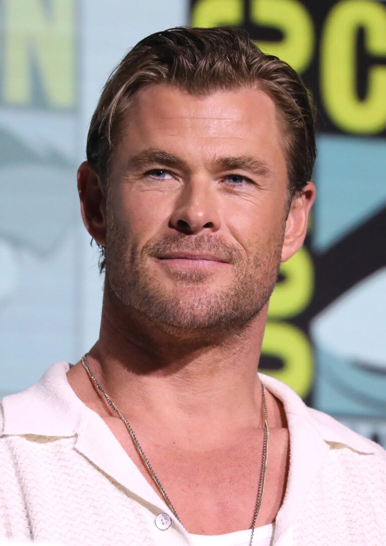 Chris Hemsworth Net Worth 2021: Age, Height, Weight, Wife, Kids, Bio-Wiki