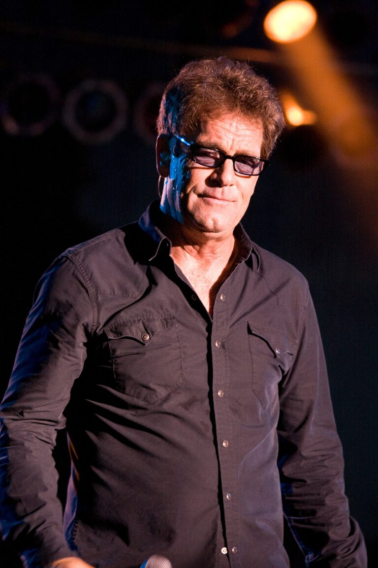 Huey Lewis Net Worth 2021: Age, Height, Weight, Wife, Kids, Bio-Wiki