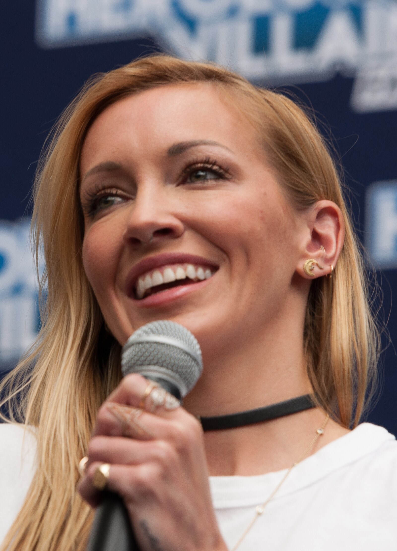 Katie Cassidy Net Worth 2021: Age, Height, Weight, Husband, Kids, Bio-Wiki