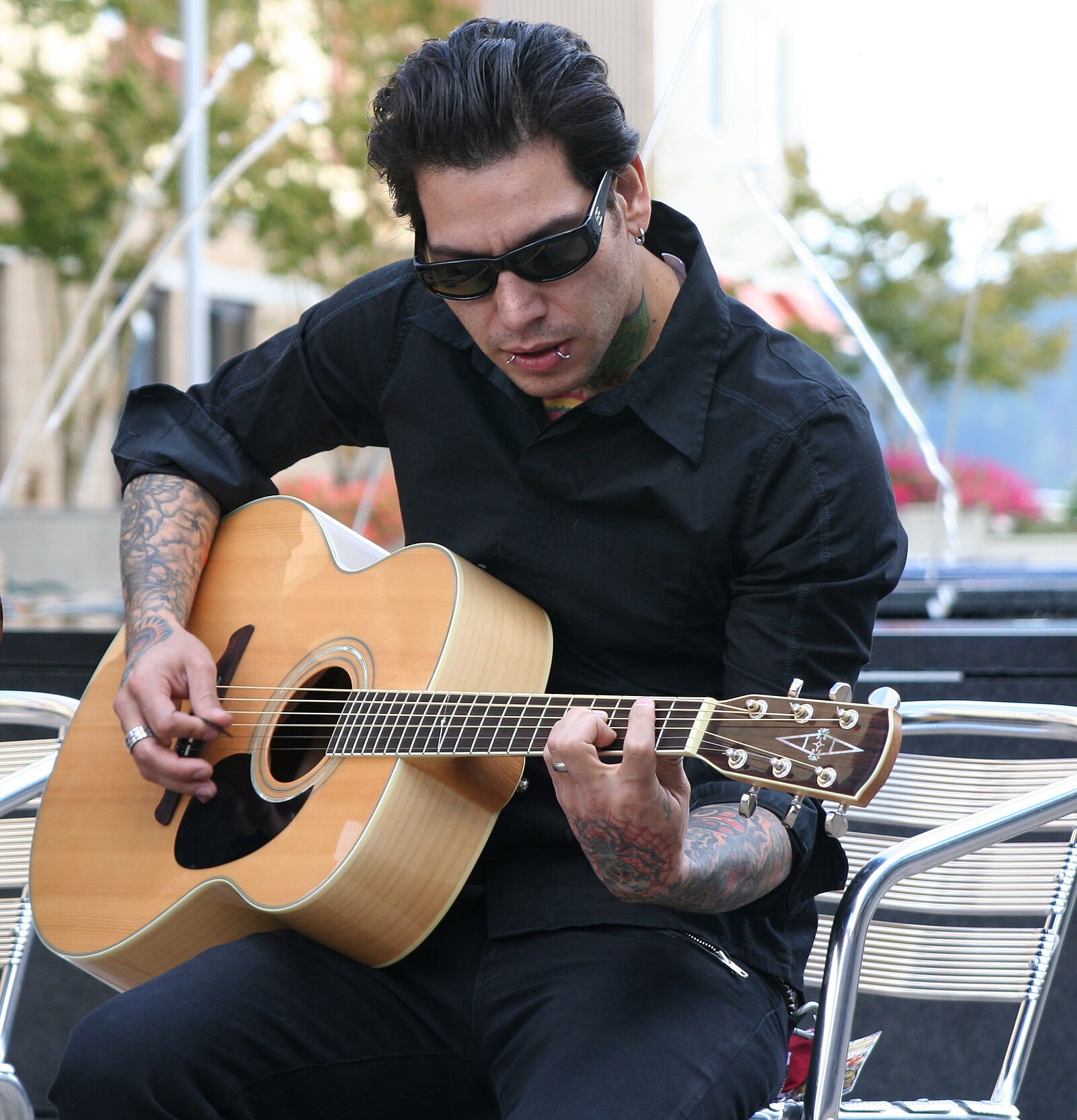 Mike Herrera Net Worth 2021: Age, Height, Weight, Wife, Kids, Bio-Wiki
