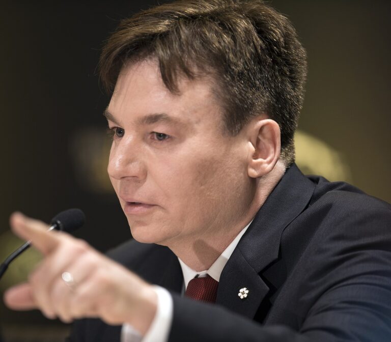 Mike Myers Net Worth 2021: Age, Height, Weight, Wife, Kids, Bio-Wiki
