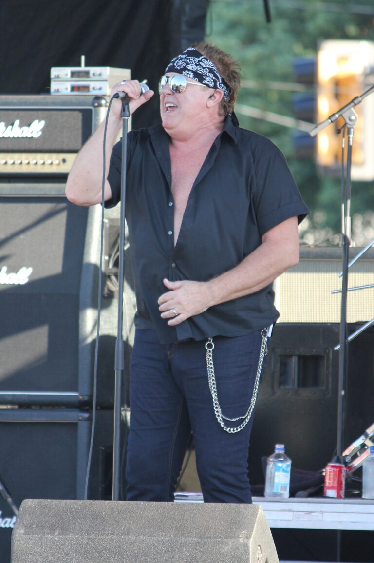 Mike Reno Net Worth 2021: Age, Height, Weight, Wife, Kids, Bio-Wiki