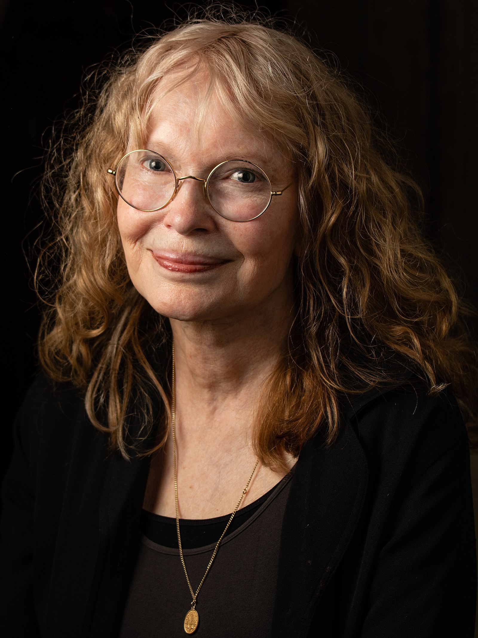 Mia Farrow Net Worth 2021: Age, Height, Weight, Husband, Kids, Bio-Wiki | Wealthy Persons — via Wikimedia Commons