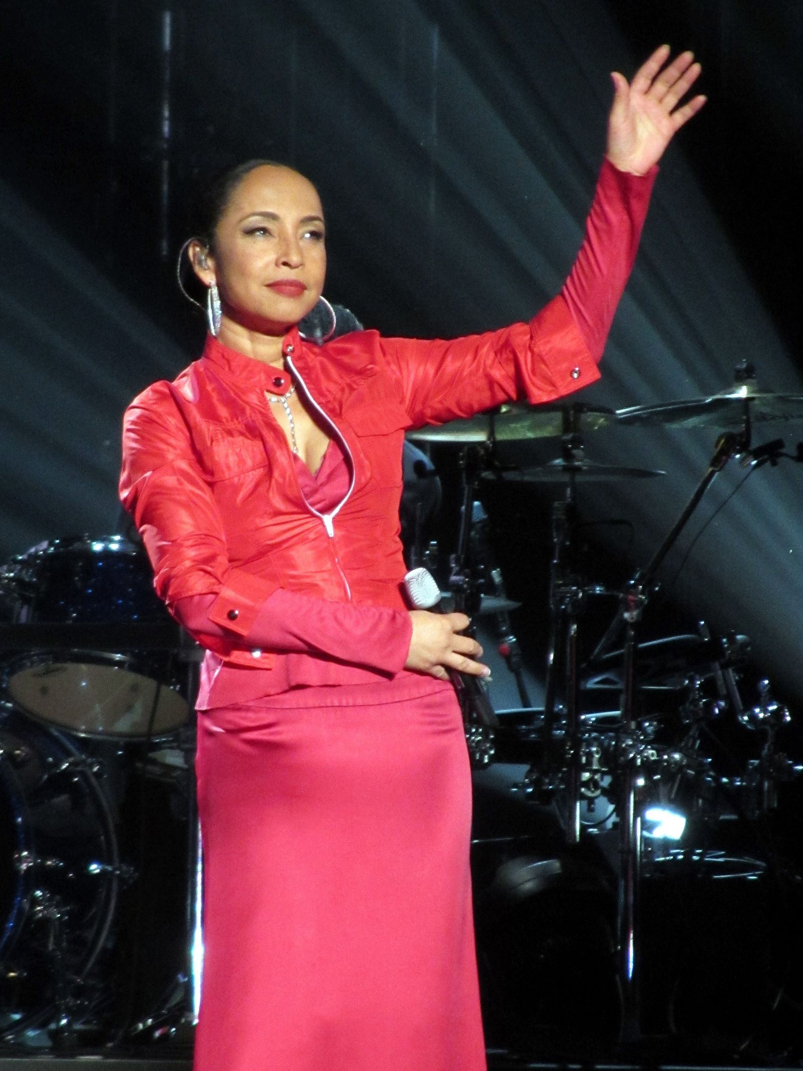 Sade Net Worth 2021: Age, Height, Weight, Husband, Kids, Bio-Wiki