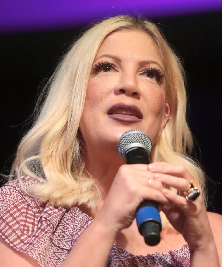 Tori Spelling Net Worth 2021: Age, Height, Weight, Husband, Kids, Bio-Wiki