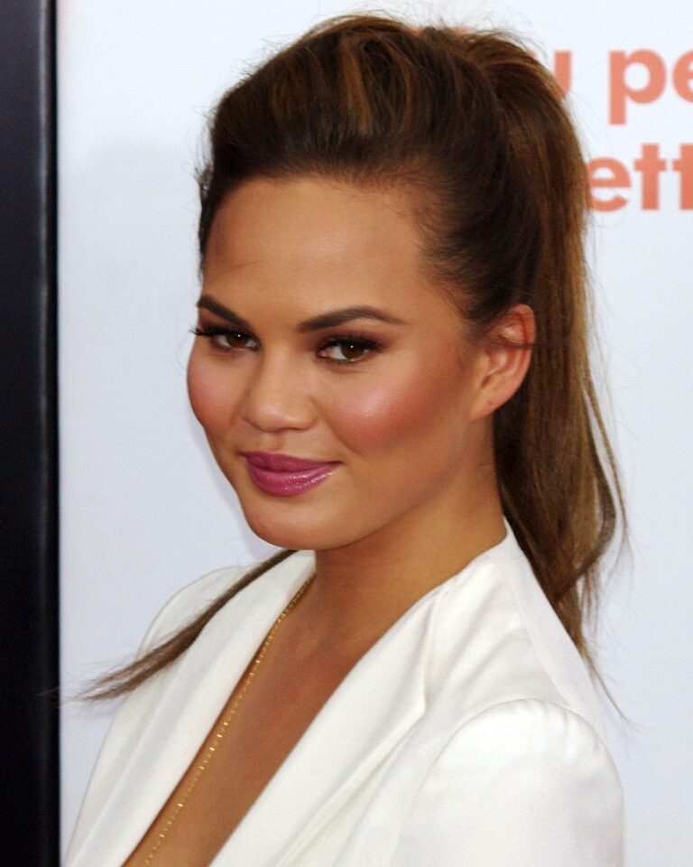 Chrissy Teigen Net Worth 2021: Age, Height, Weight, Husband, Kids, Bio-Wiki