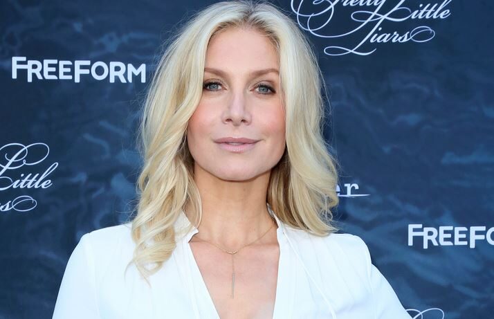 Elizabeth Mitchell Net Worth 2021: Age, Height, Weight, Husband, Kids, Bio-Wiki
