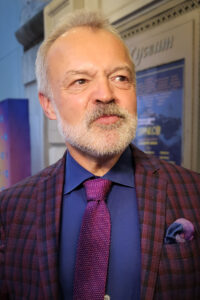 Graham Norton Net Worth 2021: Age, Height, Weight, Girlfriend, Dating, Bio-Wiki
