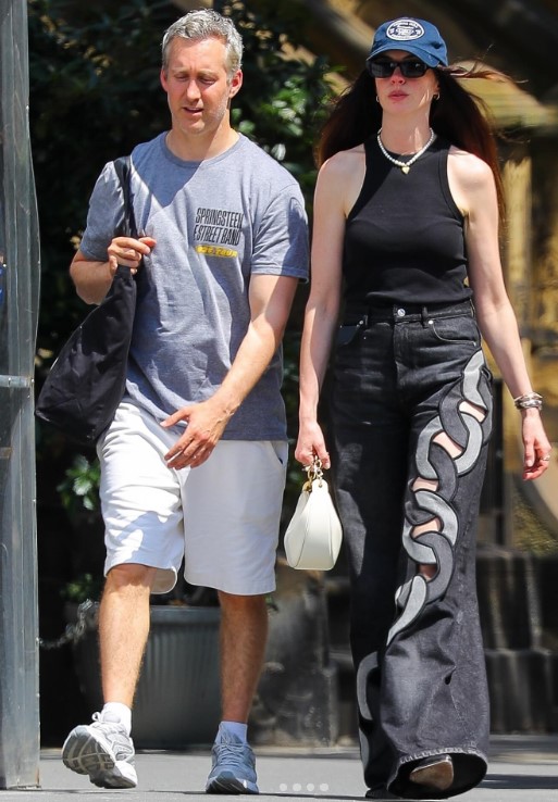 Adam Shulman With Wife Anne Hathaway