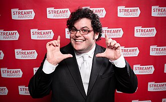Josh Gad Net Worth 2024: Age, Height, Weight, Wife, Kids, Bio-Wiki