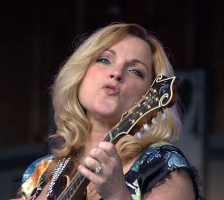 Rhonda Vincent Net Worth 2025: Age, Height, Weight, Husband, Kids, Bio-Wiki